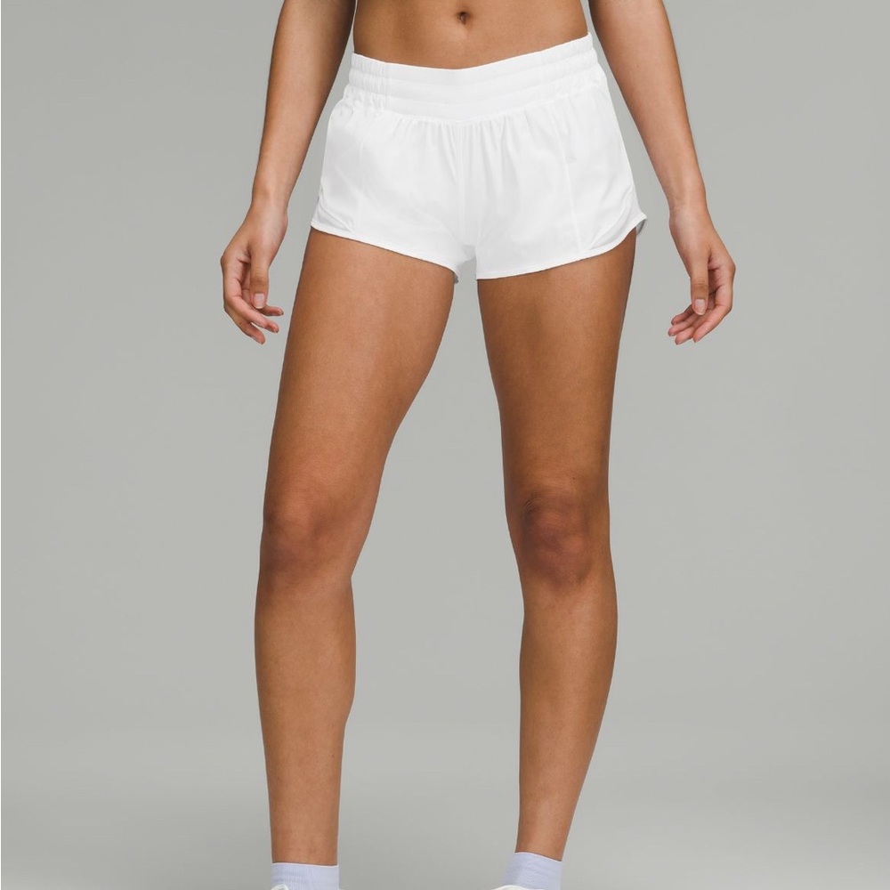 Lululemon White Hotty Hot Shorts Low Rise 2.5in